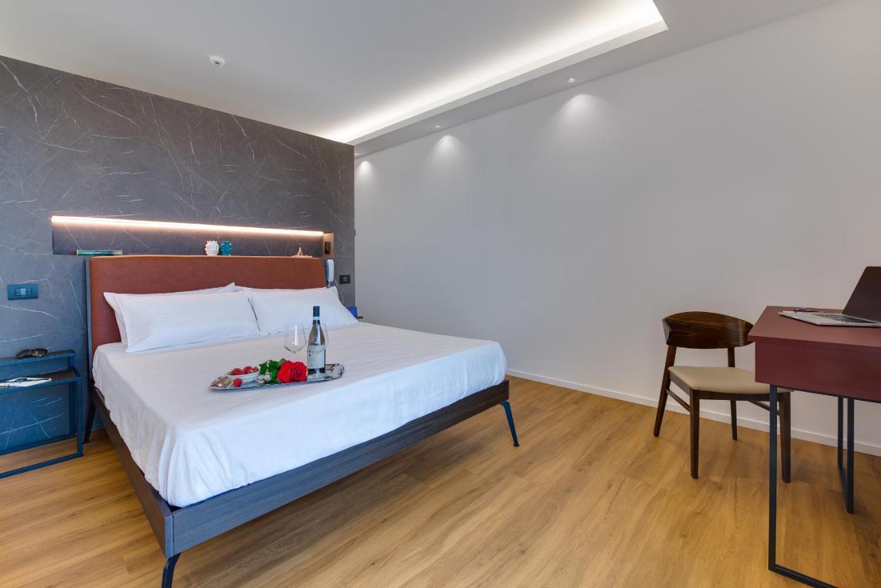 Roccaregina Hotel ชากกา ภายนอก รูปภาพ